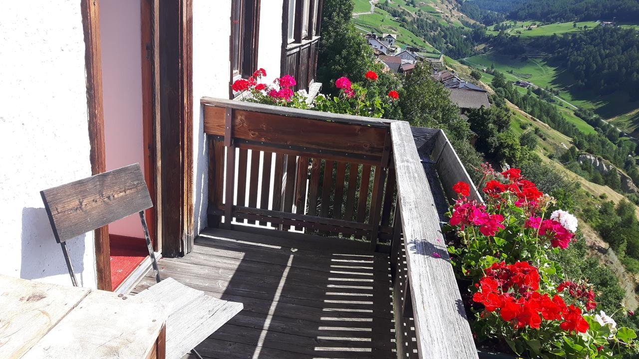 Gasthaus Weisskugel Ξενοδοχείο Malles Venosta Εξωτερικό φωτογραφία