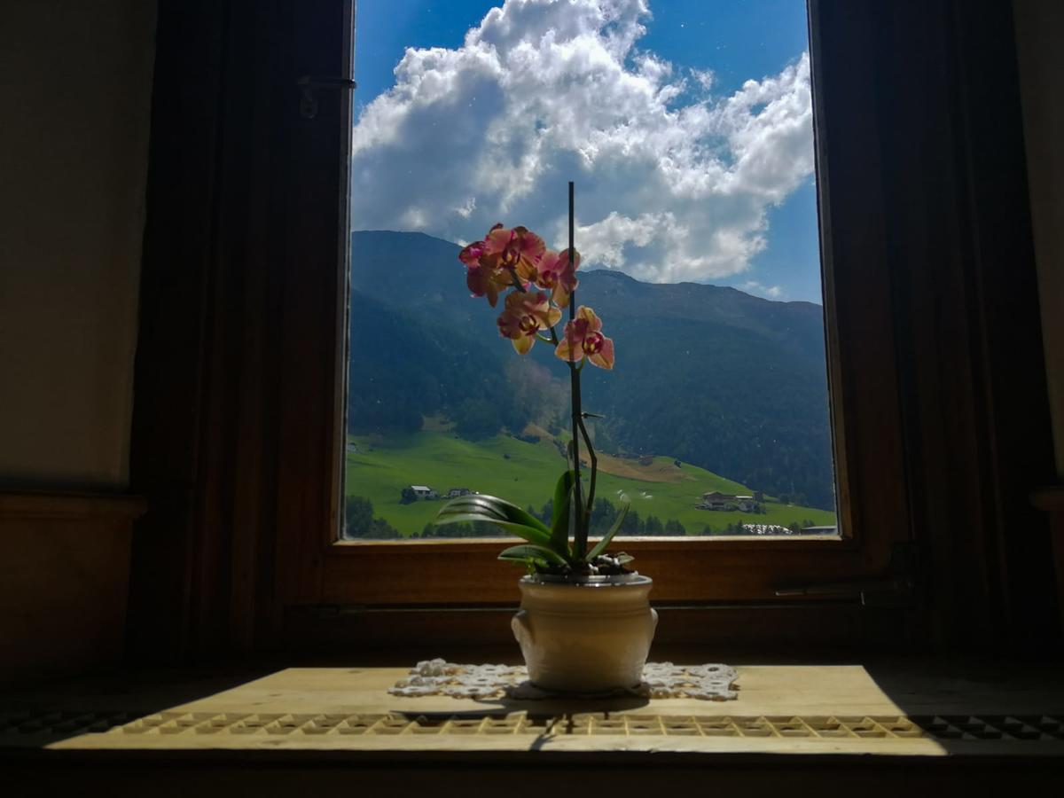 Gasthaus Weisskugel Ξενοδοχείο Malles Venosta Εξωτερικό φωτογραφία