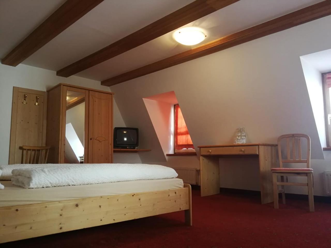 Gasthaus Weisskugel Ξενοδοχείο Malles Venosta Εξωτερικό φωτογραφία