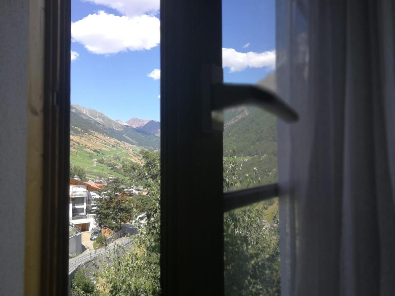 Gasthaus Weisskugel Ξενοδοχείο Malles Venosta Εξωτερικό φωτογραφία